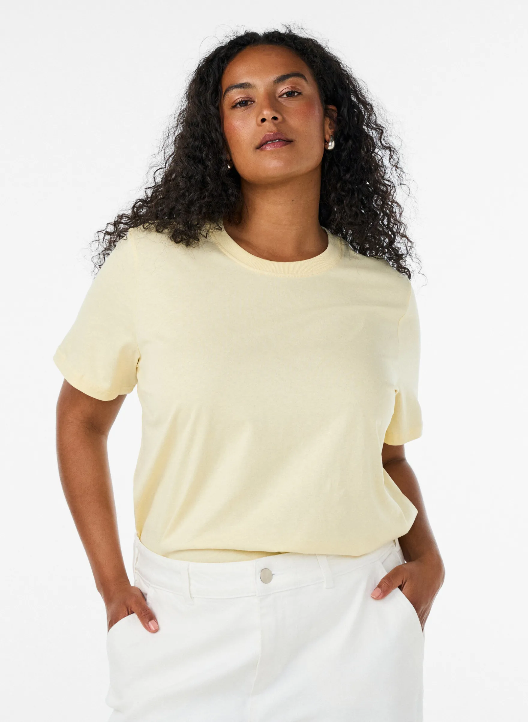 Basic T-Shirt aus Baumwolle mit Rundhalsausschnitt