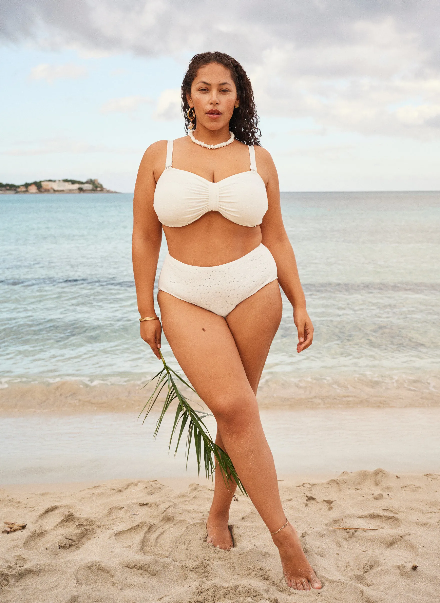 Bikinihose mit Strukturmuster und normaler Taillenhöhe