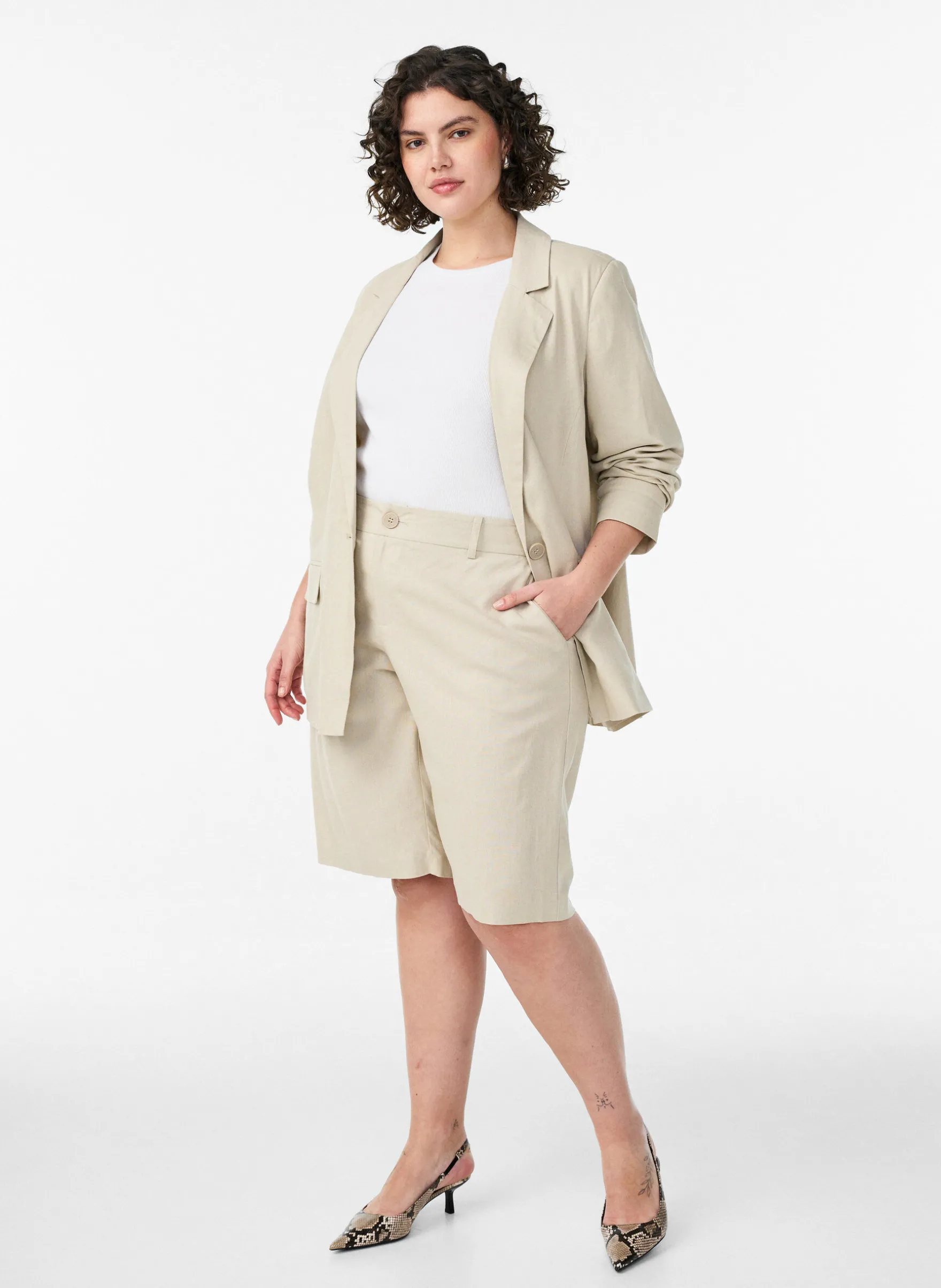 Blazer aus Leinen und Viskose mit Revers und Taschen
