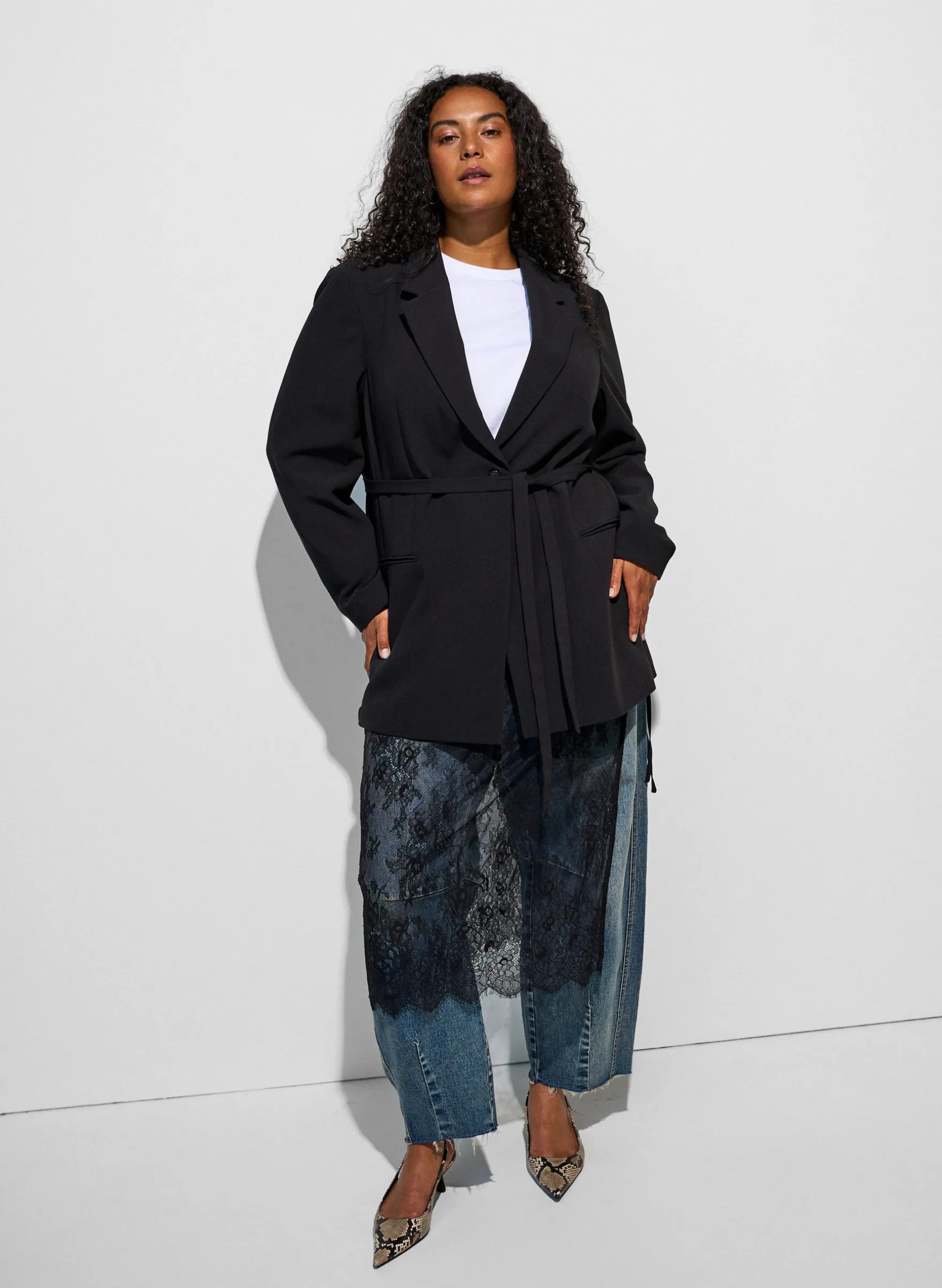 Blazer mit abnehmbarem Bindegürtel