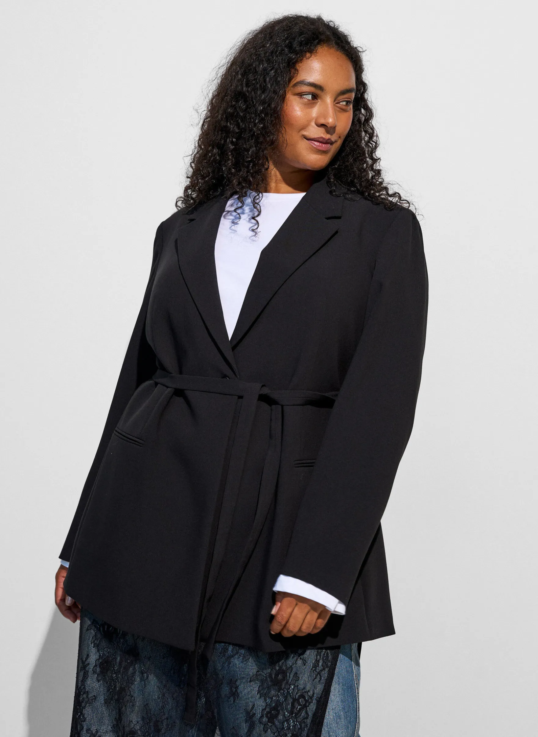 Blazer mit abnehmbarem Bindegürtel