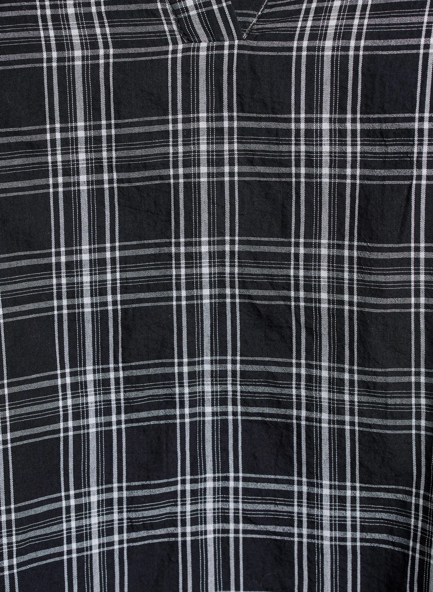 Bluse mit Karomuster und Rüschendetails