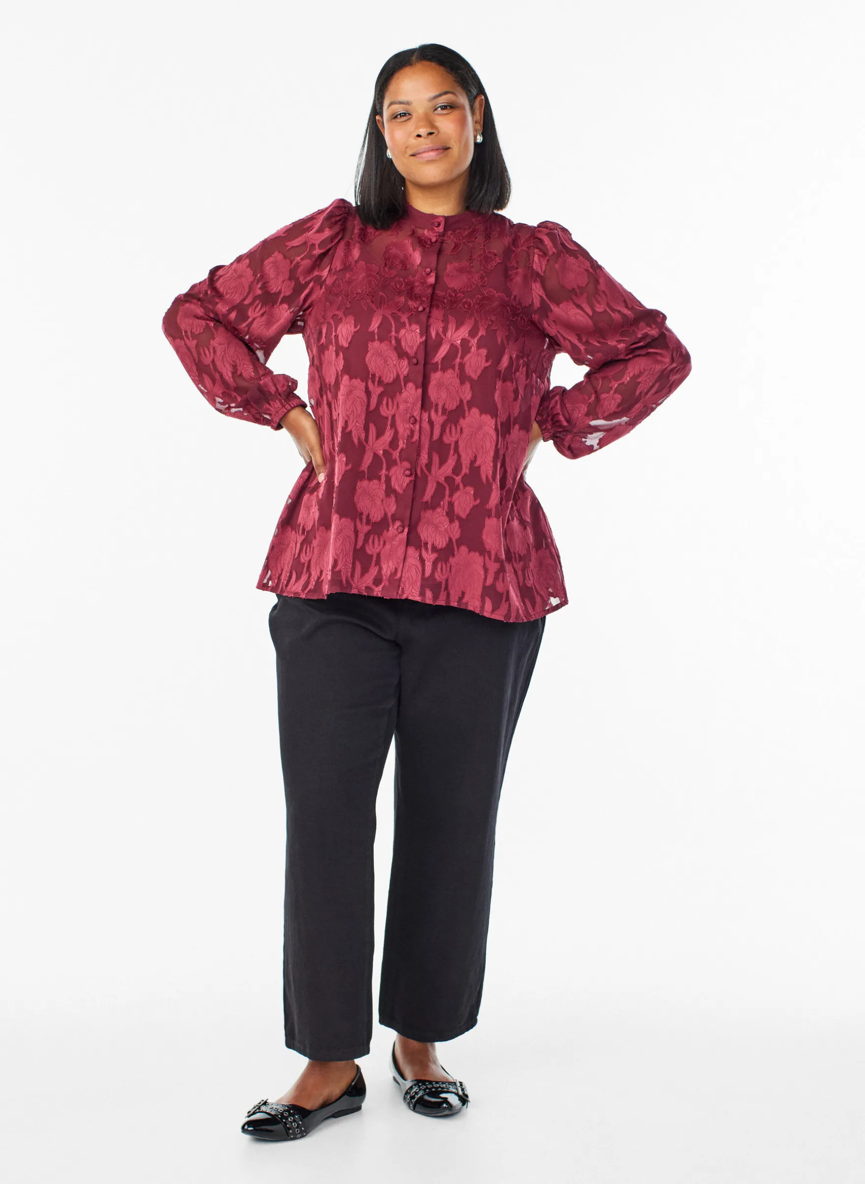 Bluse mit Knöpfen und Blumenmuster