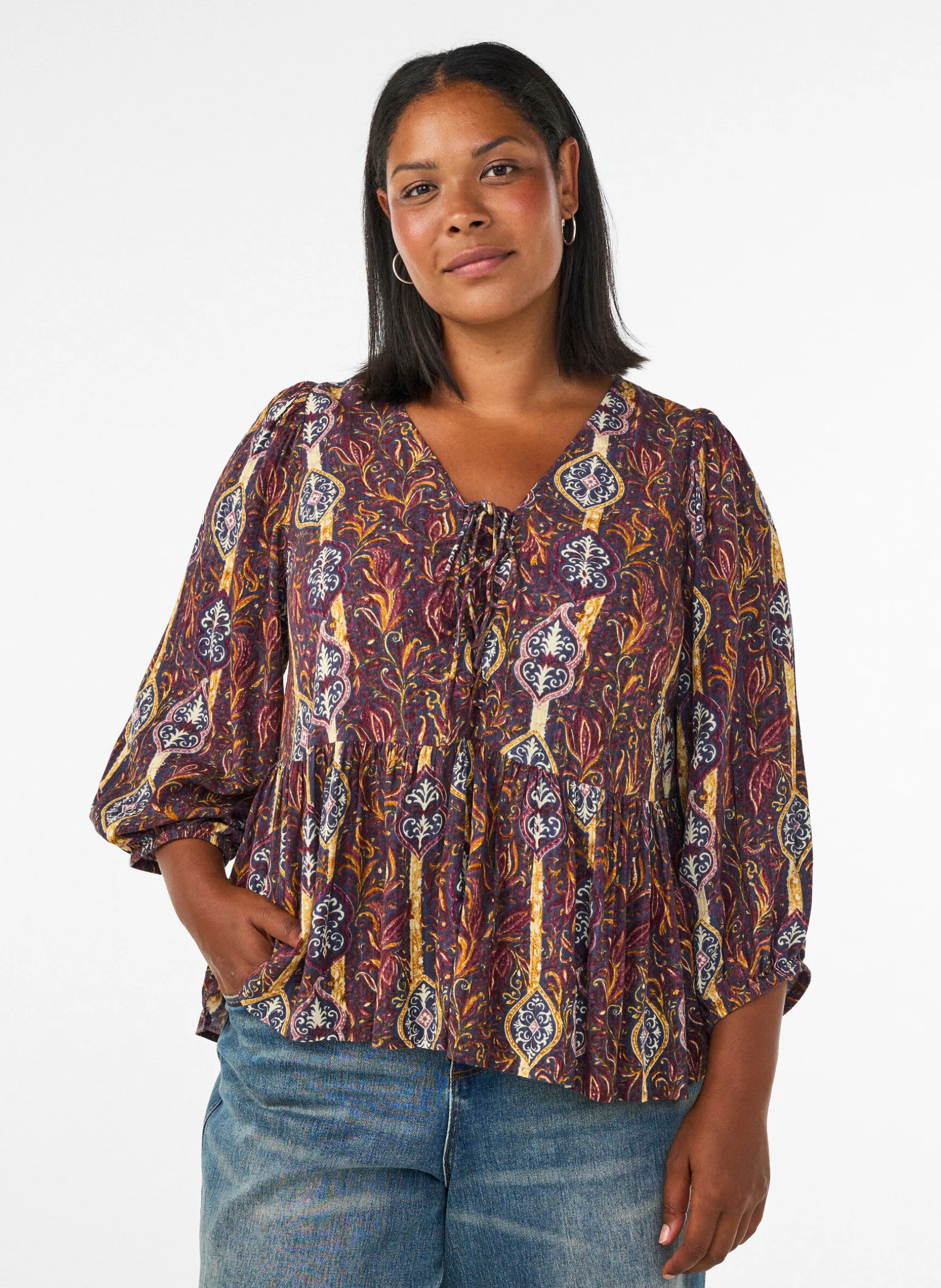 Bluse mit Paisleymuster und Spitzendetails