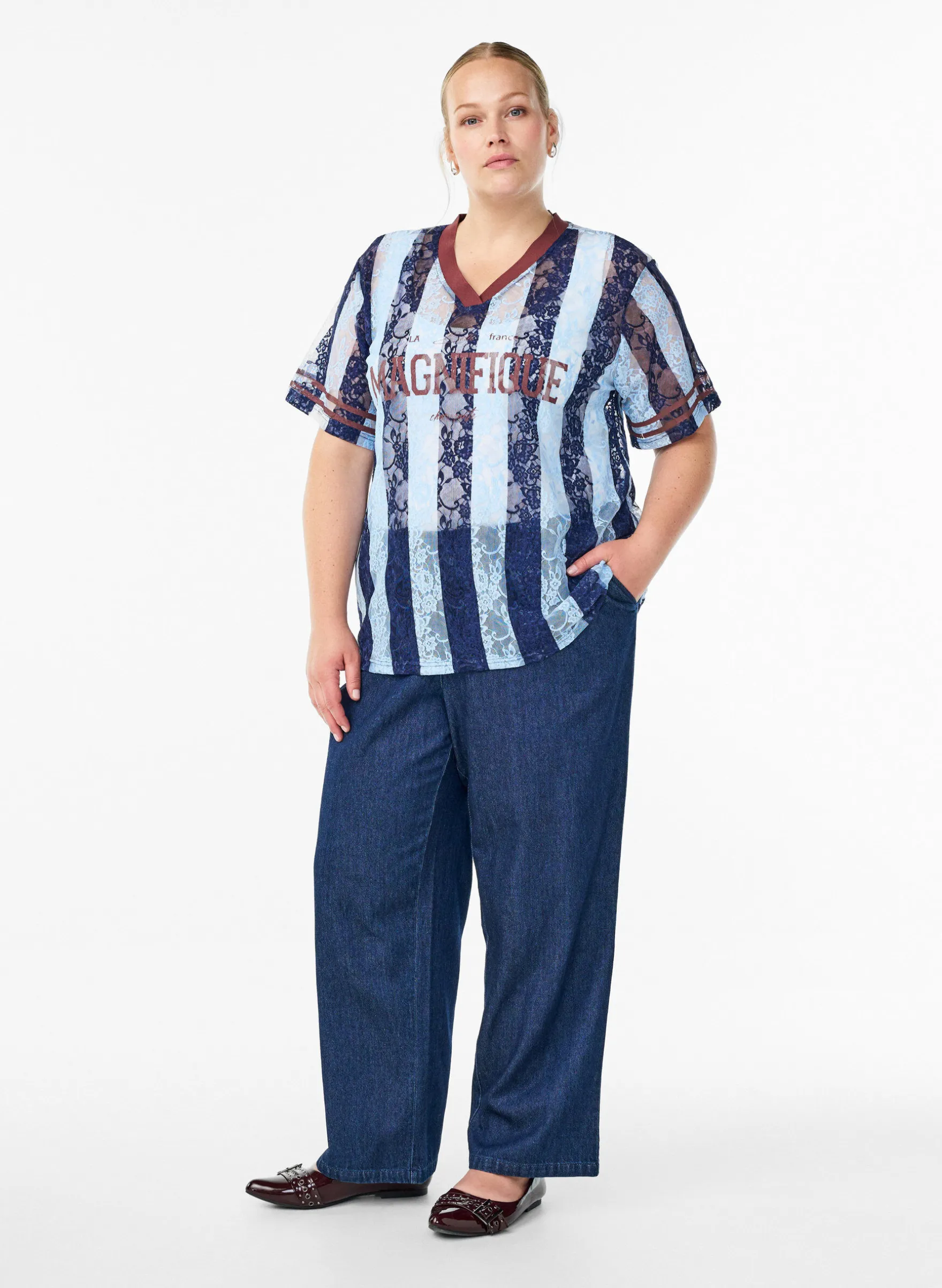 Bluse mit Spitzendetails und Statement-Print