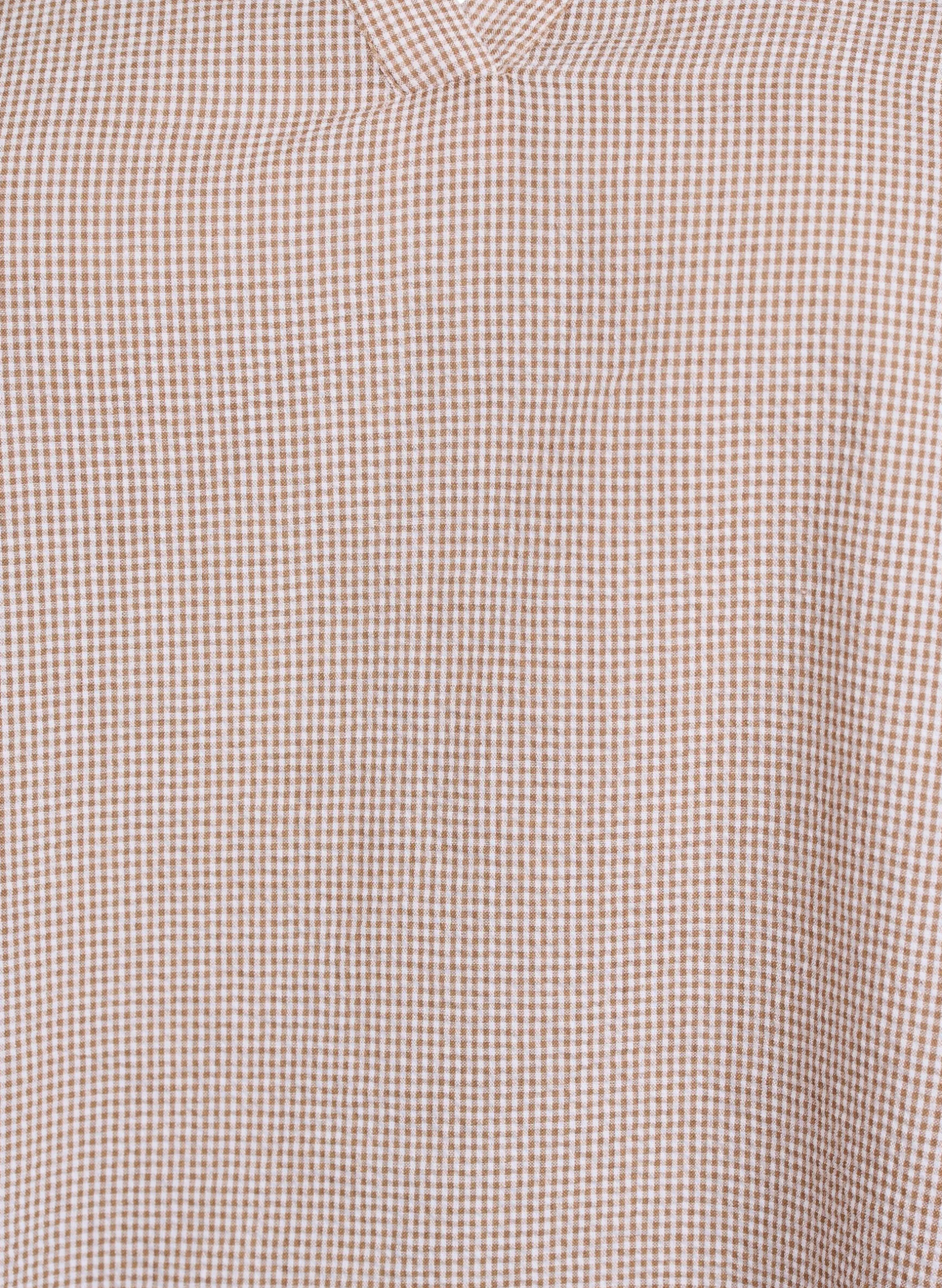 Bluse mit V-Ausschnitt und kleinen Karos