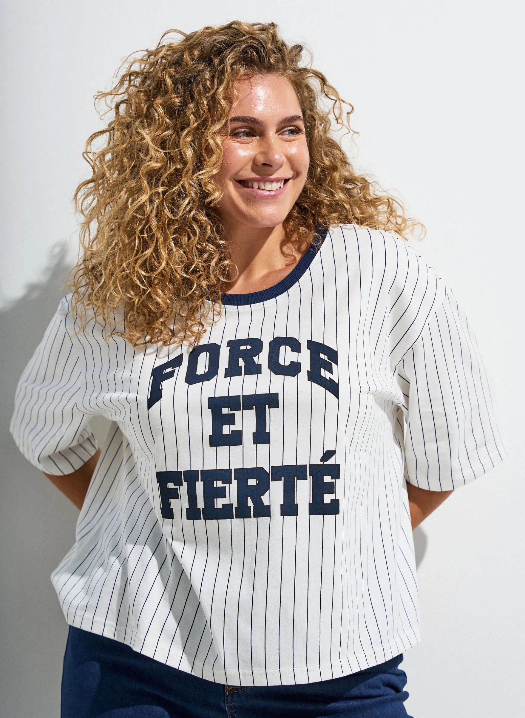 Boxy T-Shirt mit Streifen und Statement-Print