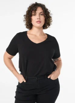 Einfarbiges basic T-Shirt aus Baumwolle