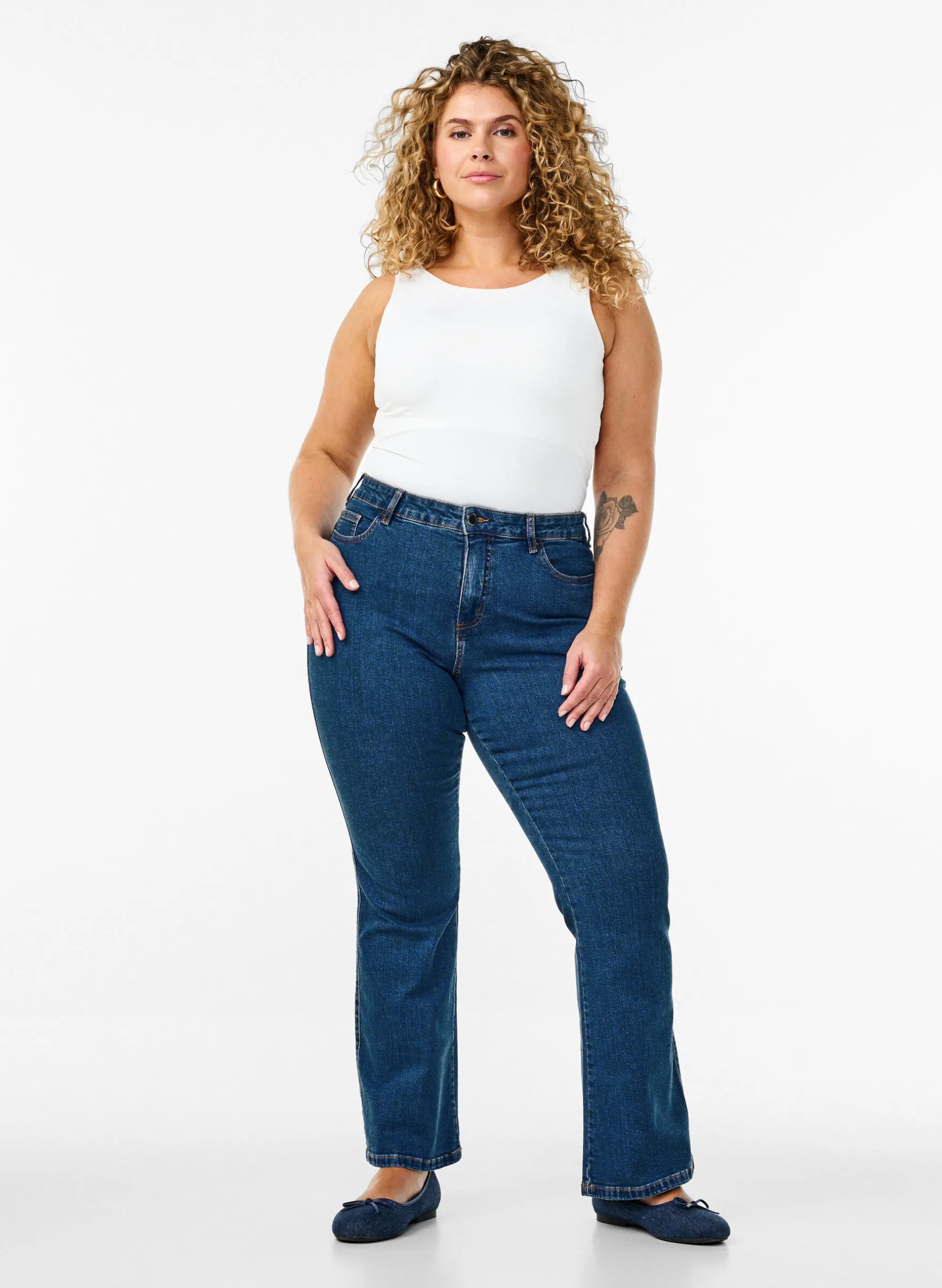 Ellen Bootcut-Jeans mit hoher Taille
