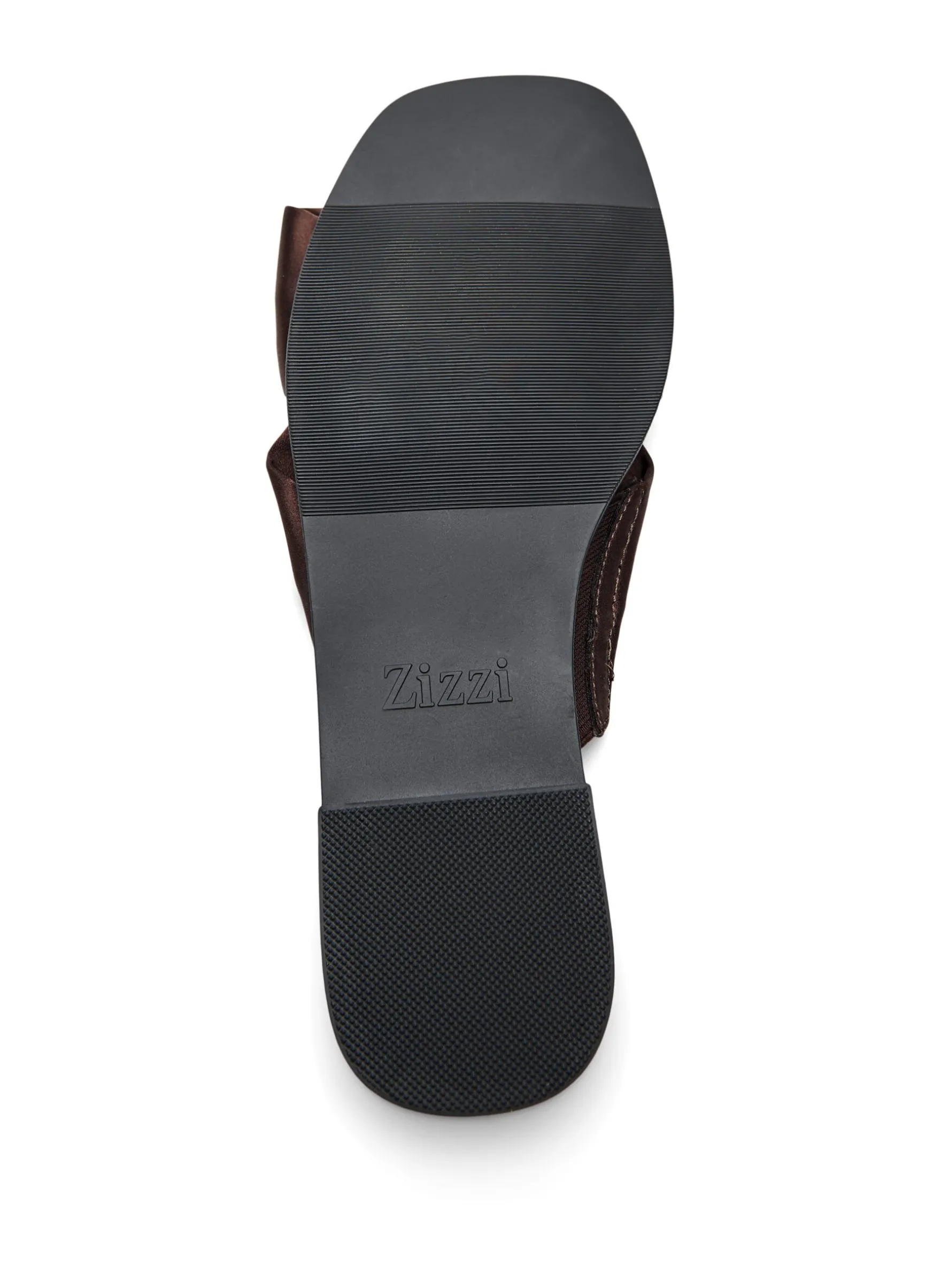 Extra Weite - Flache Sandalen mit gekreuzten Satinriemen