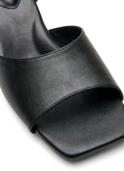 Extra Weite - Pumps mit offener Spitze und eckiger Zehenform