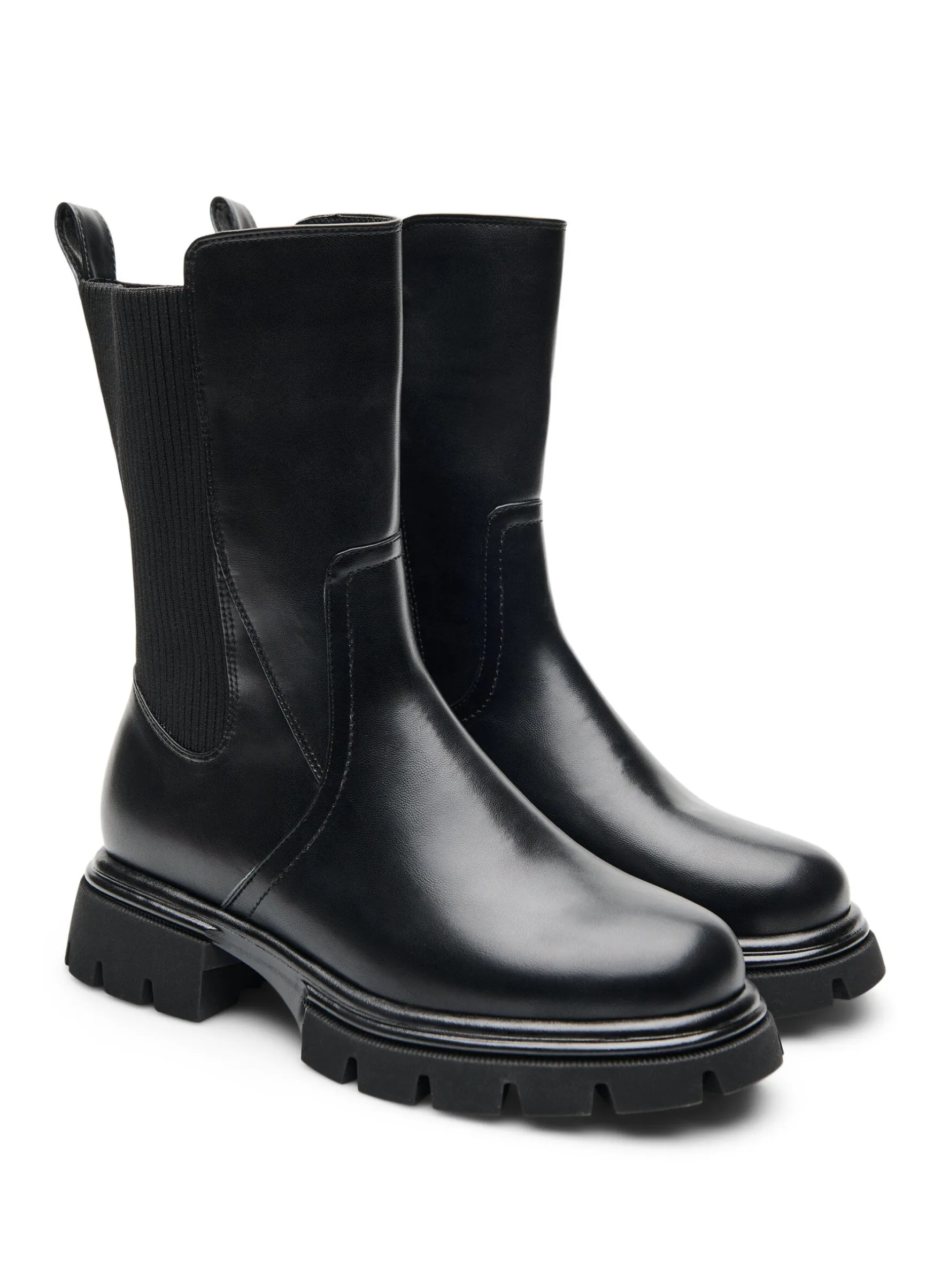 Extra Weiter - Chelsea-Boot mit klobiger Sohle und gerippten Einsätzen