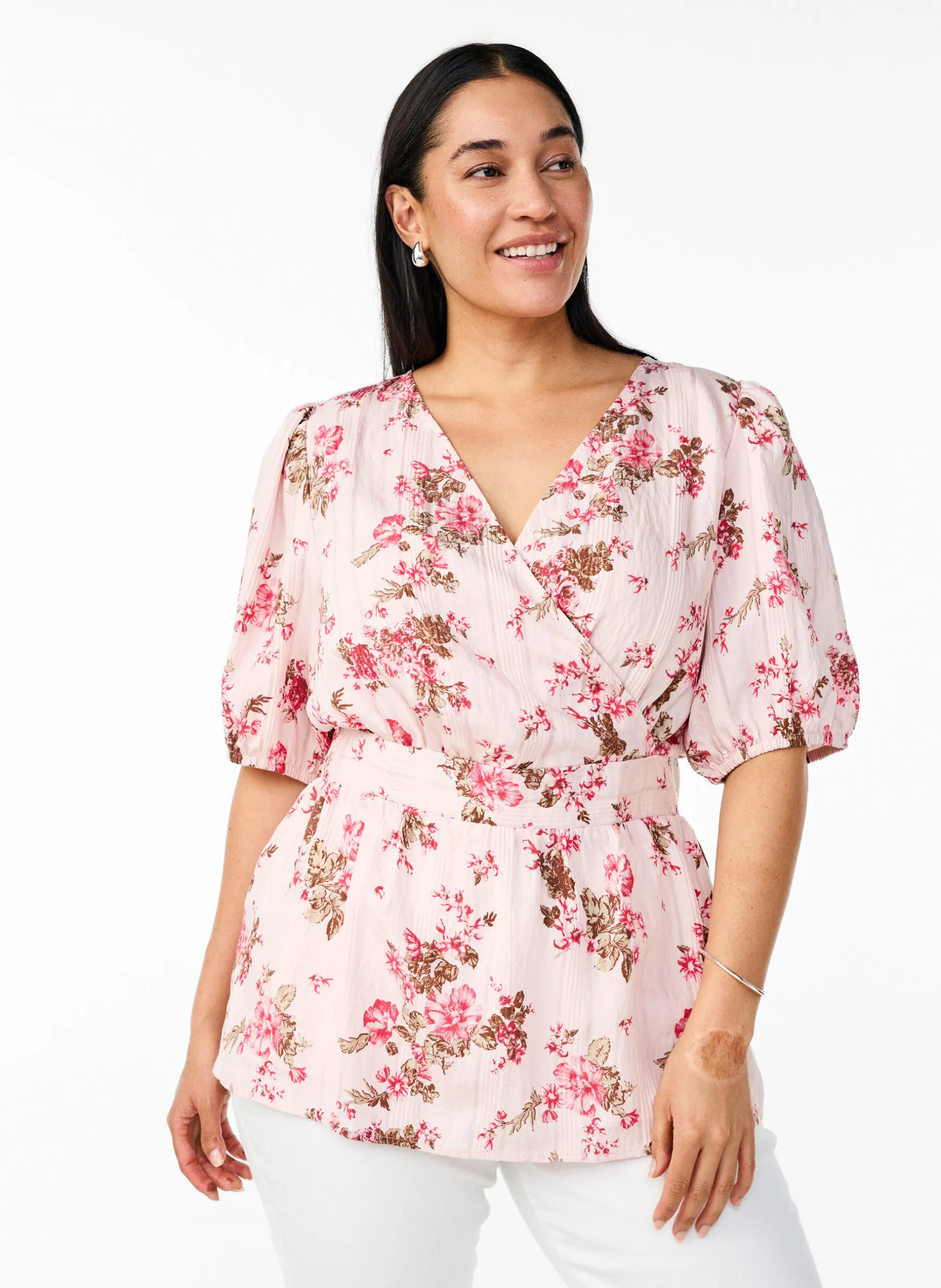 Geblümte Bluse mit kurzen Ärmeln und geraffter Taille