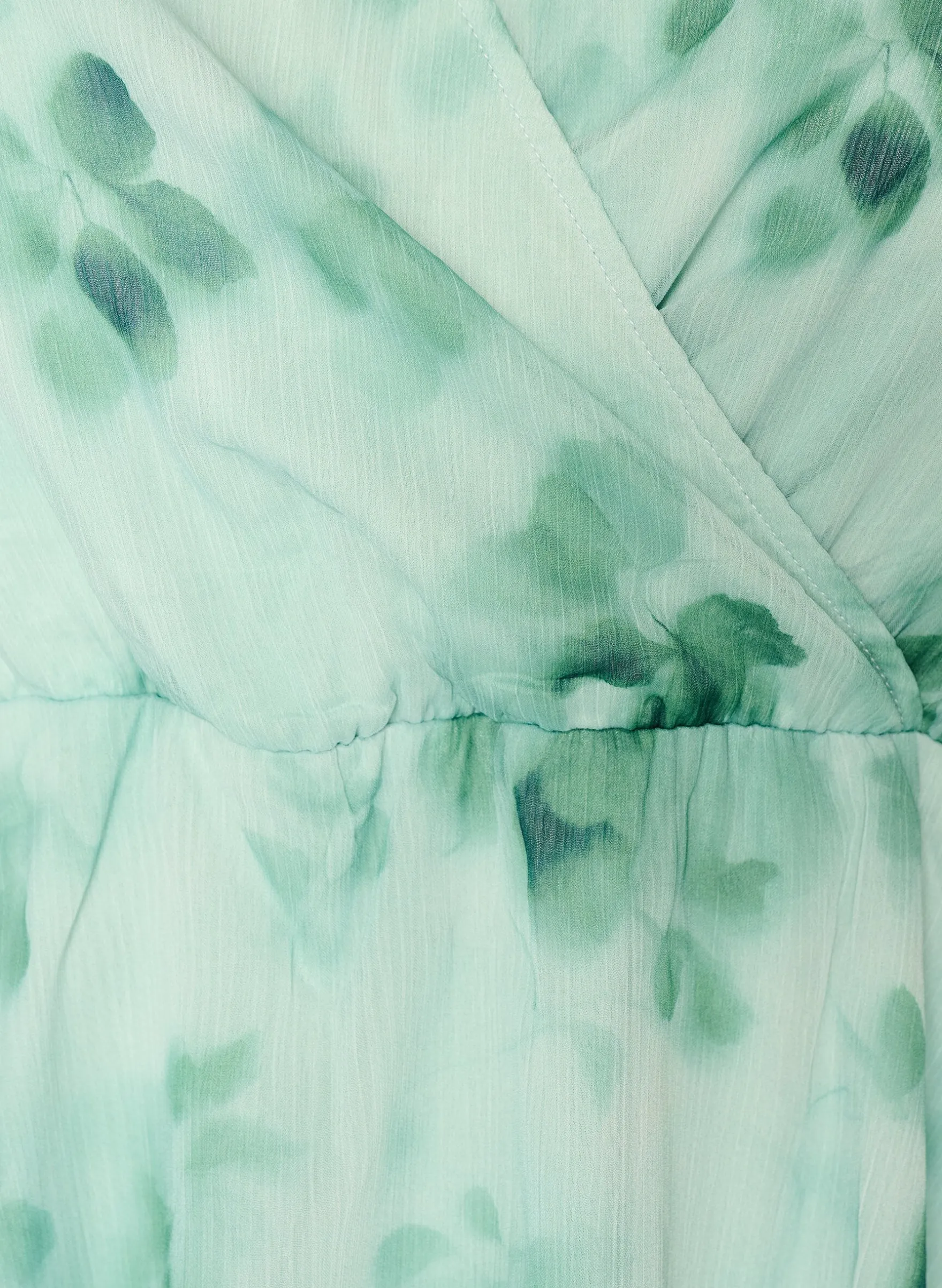 Geblümte Chiffonbluse mit kurzen Ärmeln
