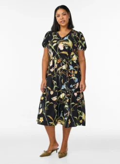 Geblümtes Midikleid mit Bindegürtel