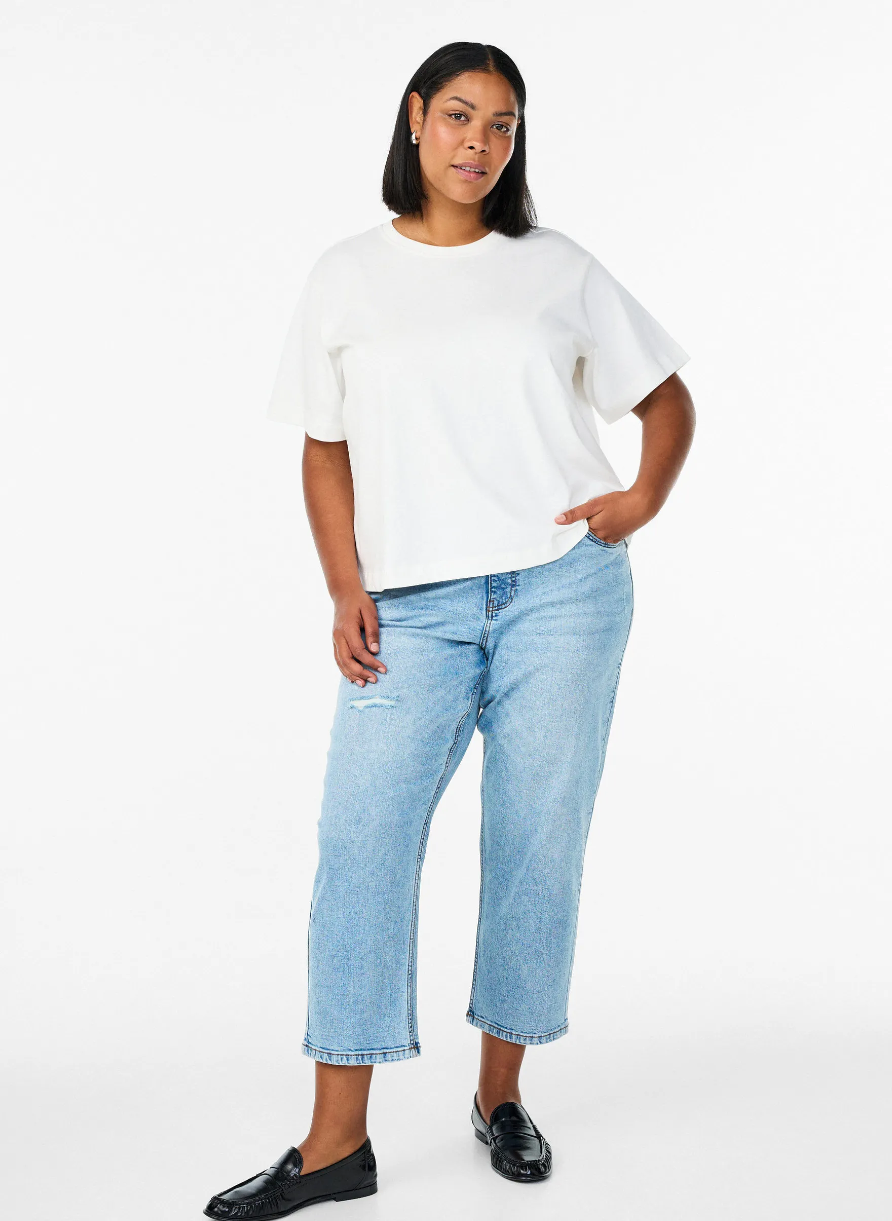 Gekürzte Vera Jeans mit Destroyed-Effekten