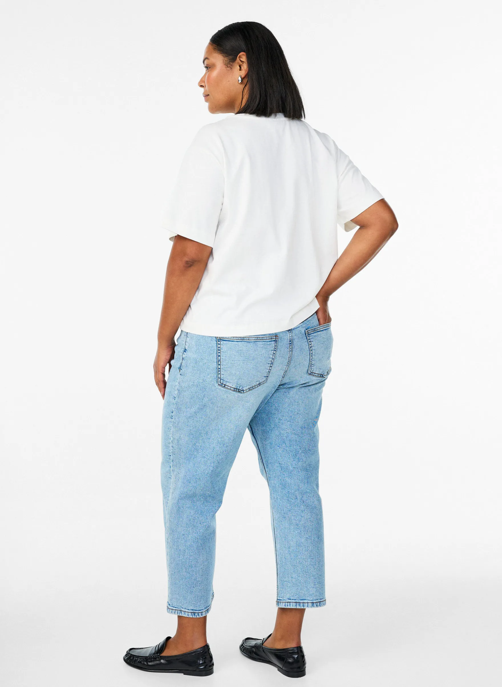 Gekürzte Vera Jeans mit Destroyed-Effekten