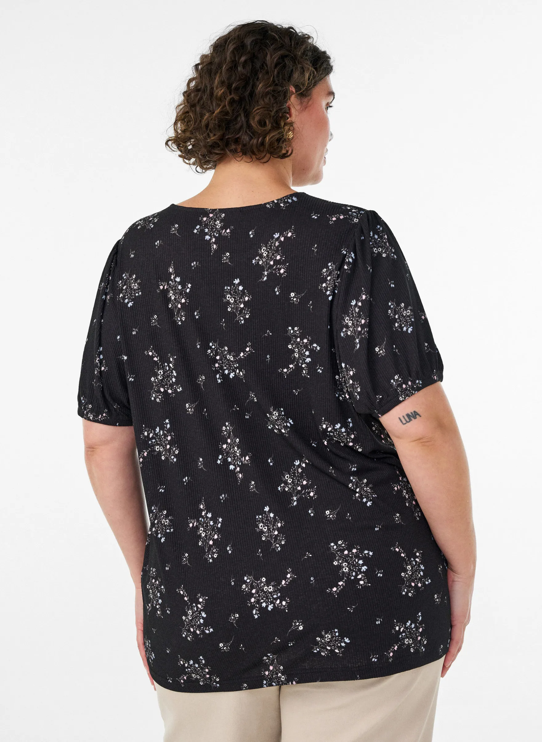Gemusterte Bluse mit kurzen Ärmeln