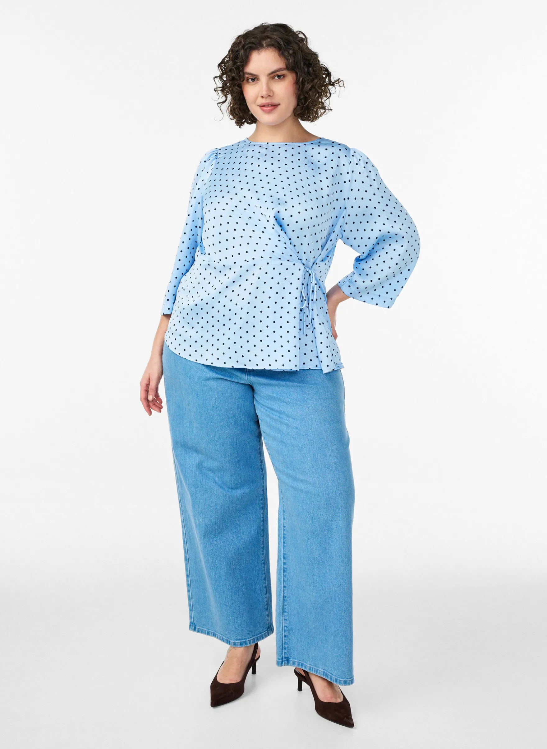Gepunktete Bluse mit Bindeband und 3/4-Ärmeln