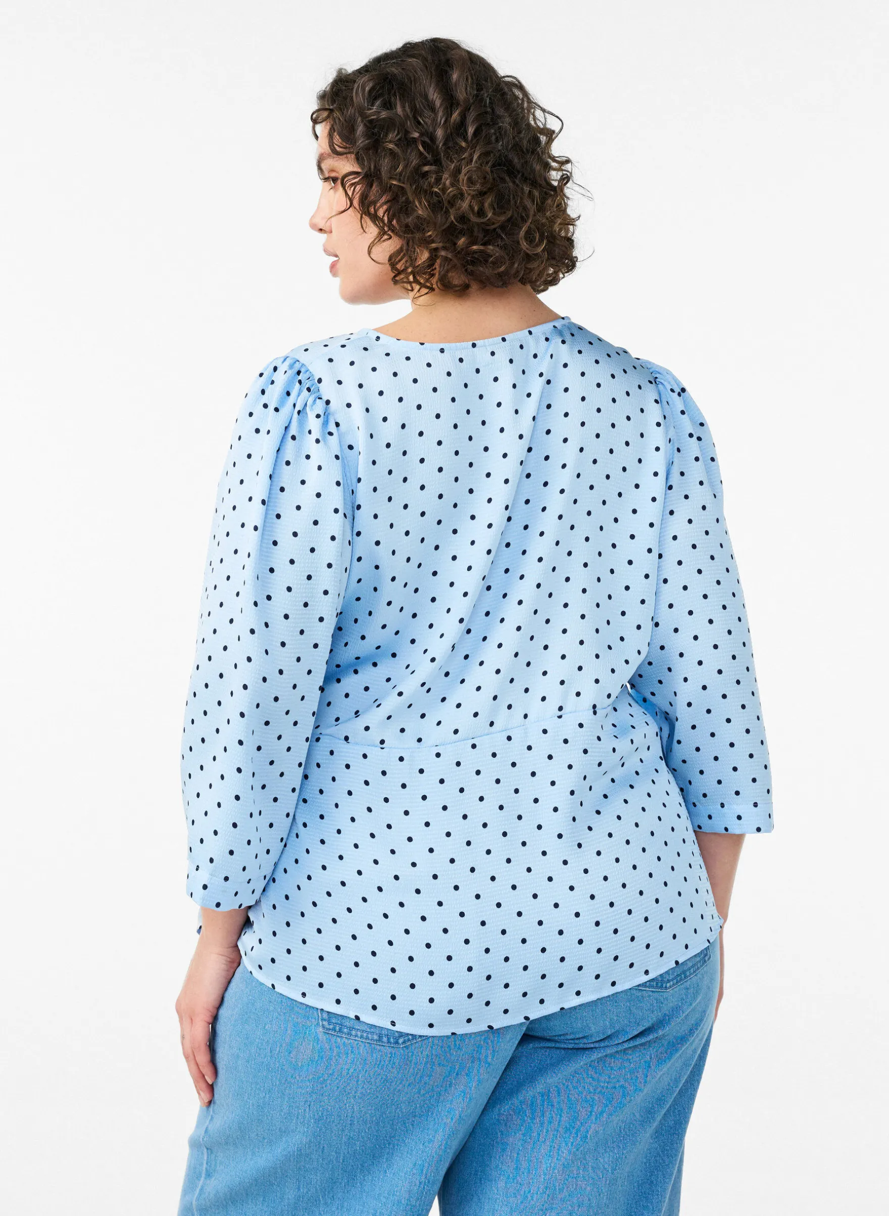 Gepunktete Bluse mit Bindeband und 3/4-Ärmeln