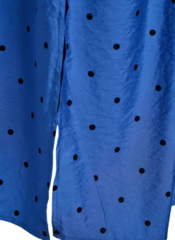 Gepunktetes Midikleid mit abnehmbarem Bindegürtel