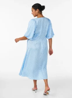 Gepunktetes Midikleid mit eckigem Ausschnitt