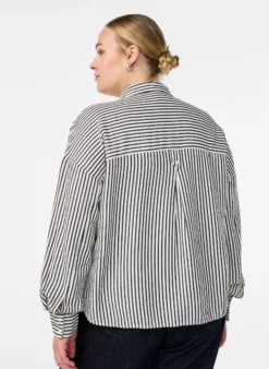 Gestreifte Bluse mit Knopfdetail am Rücken