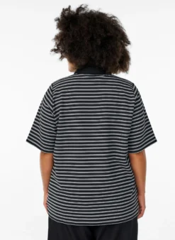 Gestreiftes Poloshirt mit kurzen Ärmeln und Knöpfen