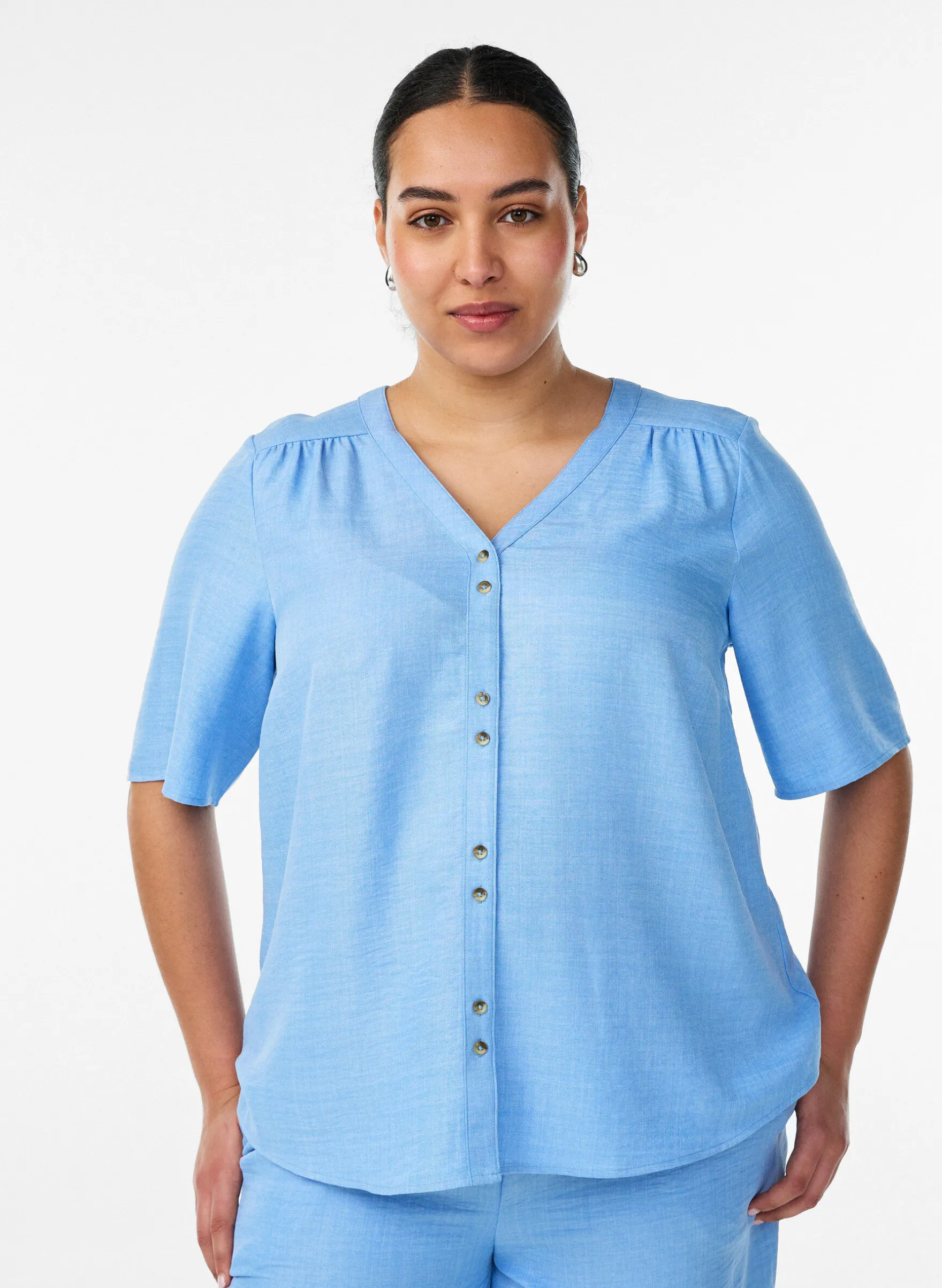 Hemdbluse mit V-Ausschnitt und kurzen Ärmeln