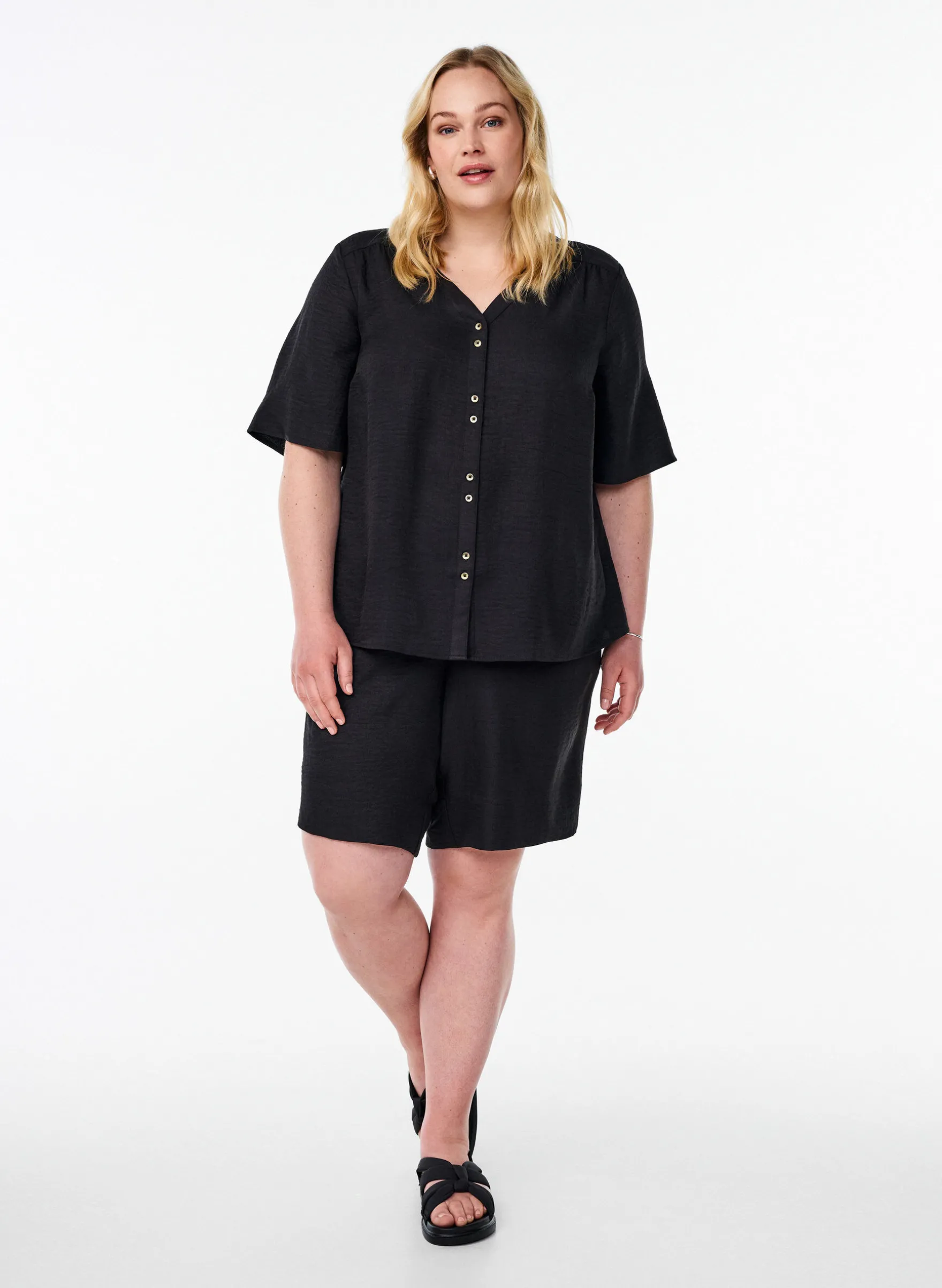 Hemdbluse mit V-Ausschnitt und kurzen Ärmeln
