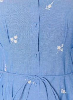 Hemdblusenkleid aus Baumwolle mit gestickten Blumen