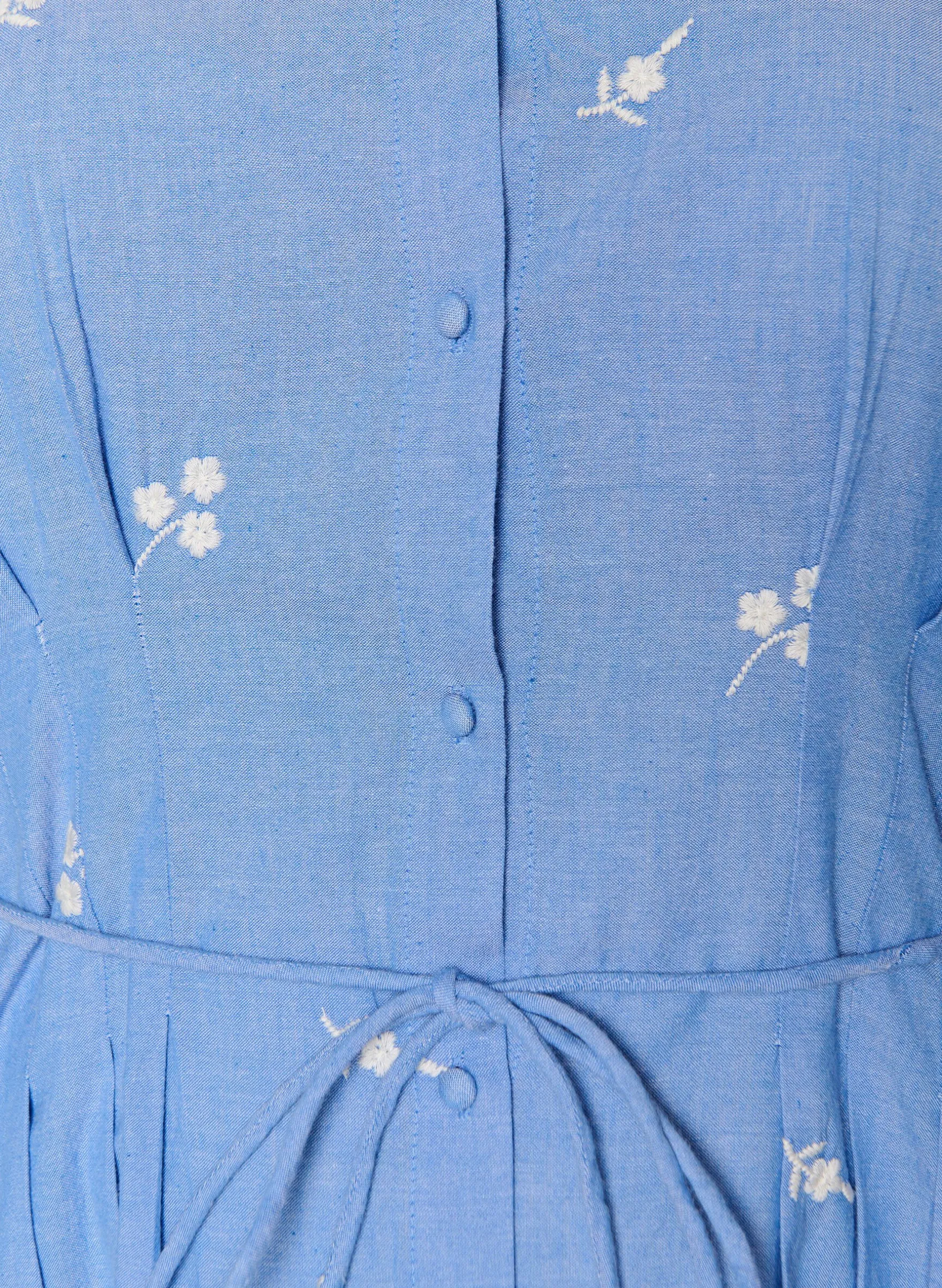 Hemdblusenkleid aus Baumwolle mit gestickten Blumen