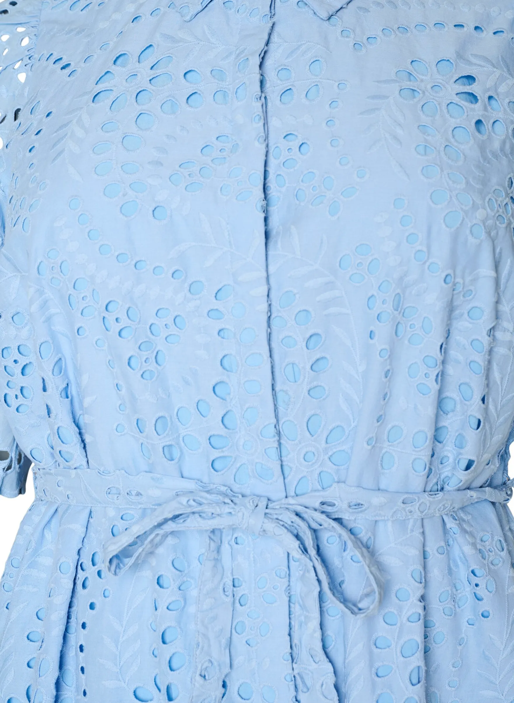 Hemdblusenkleid aus Broderie Anglaise mit Bindegürtel