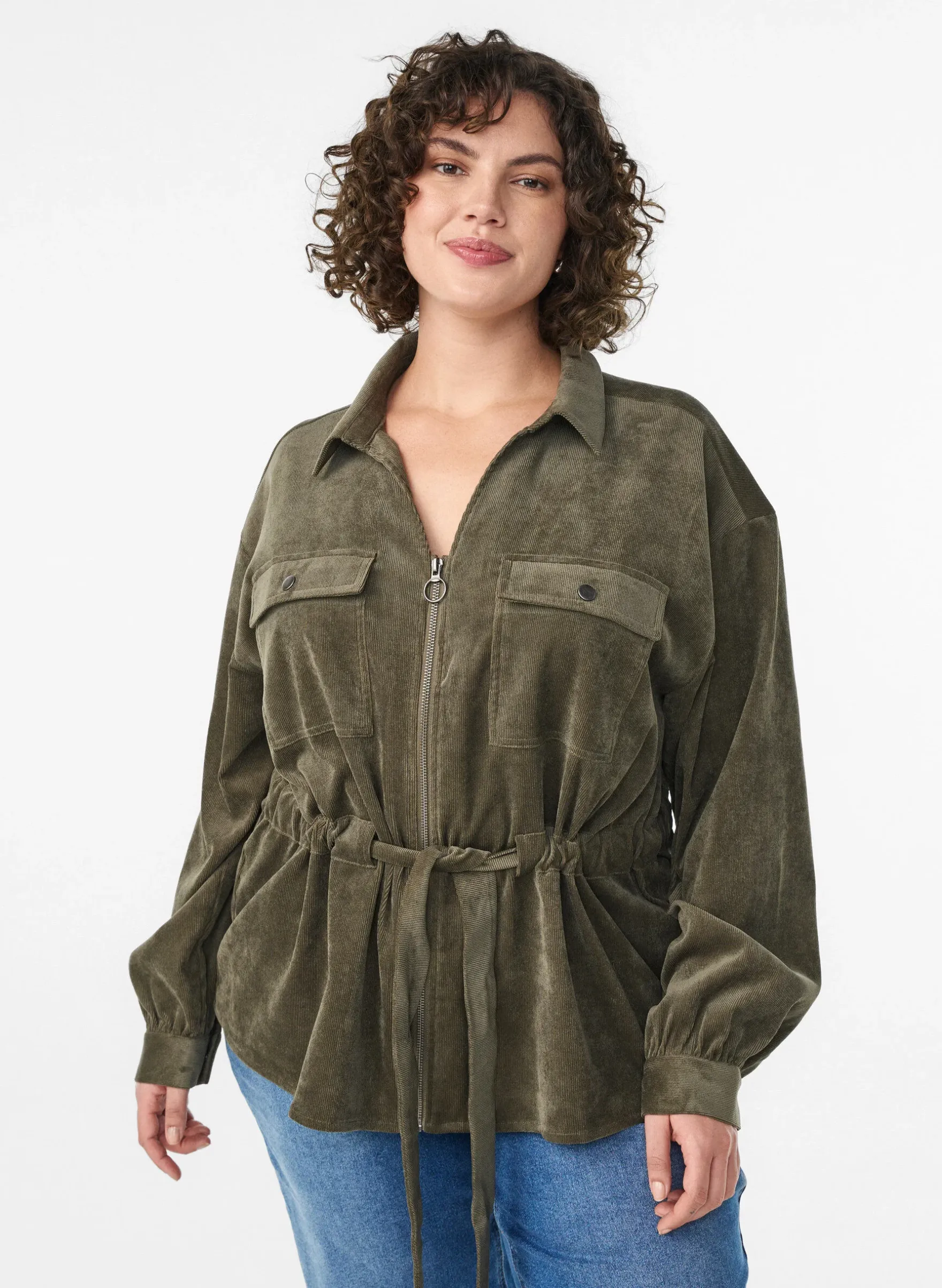 Hemdjacke aus Cord mit Bindegürtel und Taschen