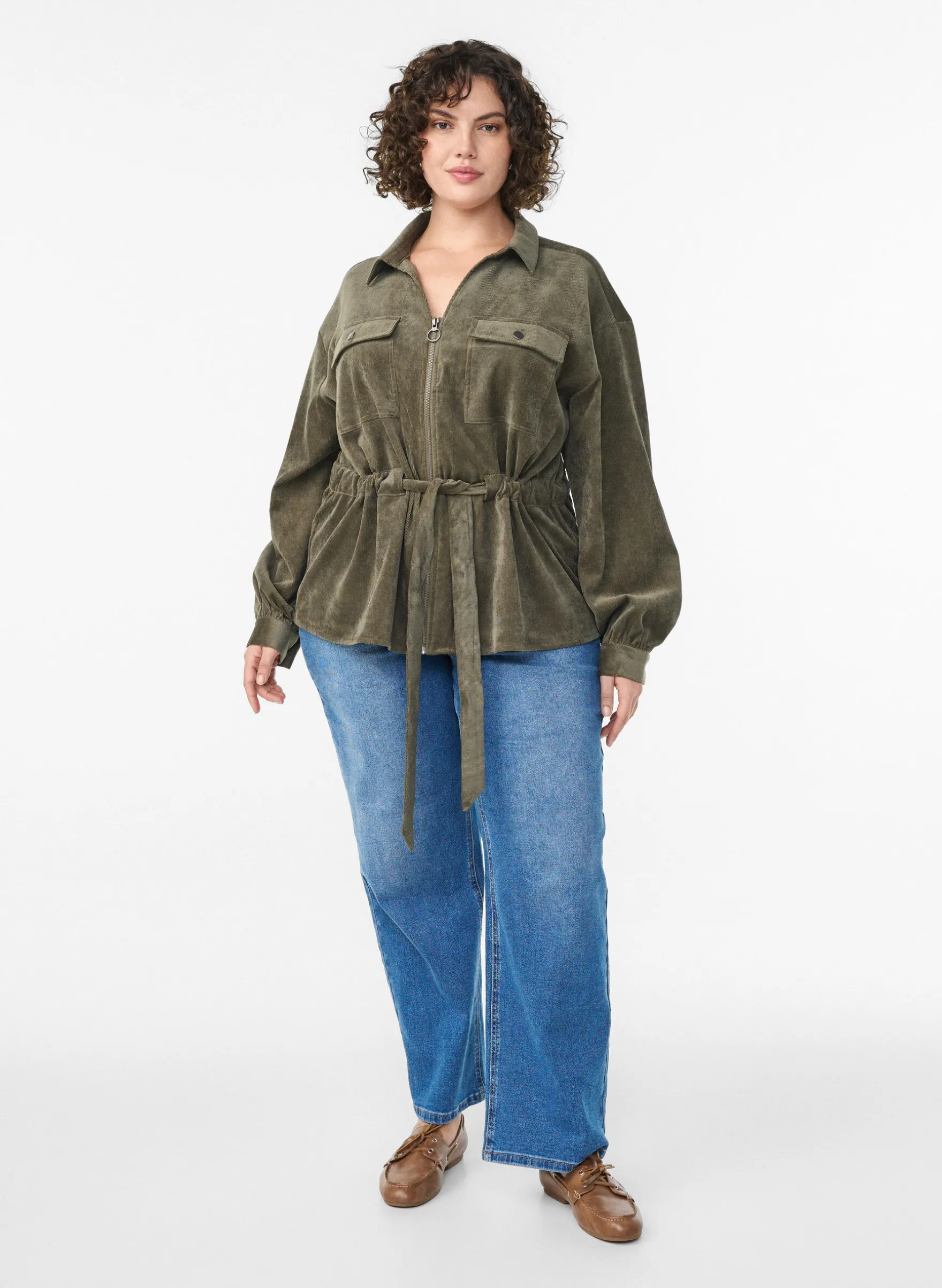 Hemdjacke aus Cord mit Bindegürtel und Taschen