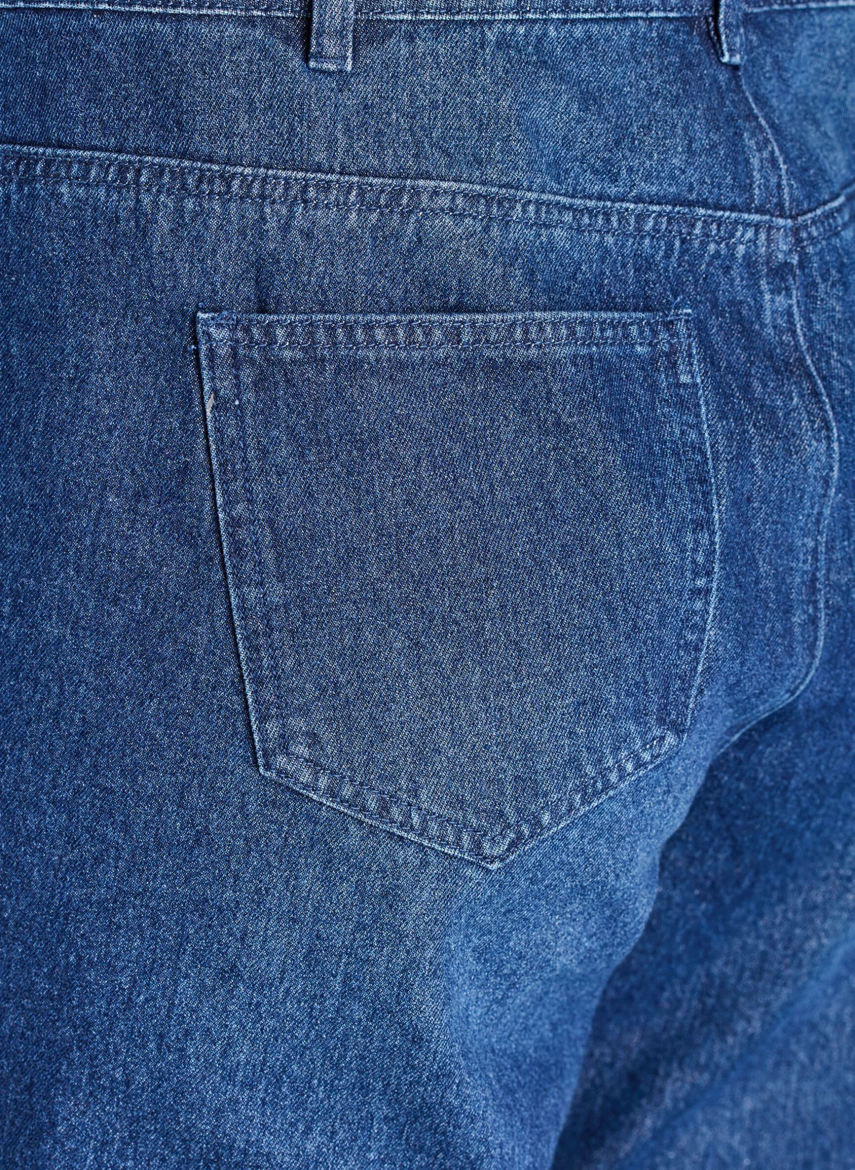High-Waist-Jeans in gerader Passform mit Strasssteinen