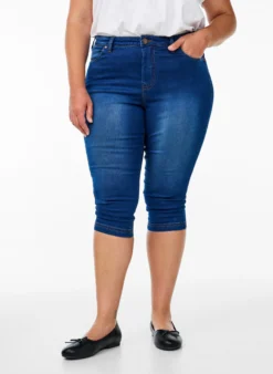 Hoch taillierte Amy Capri Jeans mit Super Slim Fit
