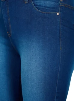 Hoch taillierte Amy Capri Jeans mit Super Slim Fit