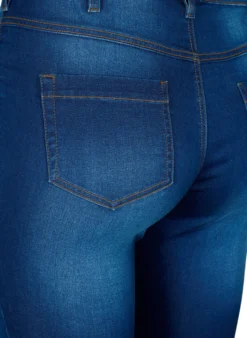 Hoch taillierte Amy Capri Jeans mit Super Slim Fit