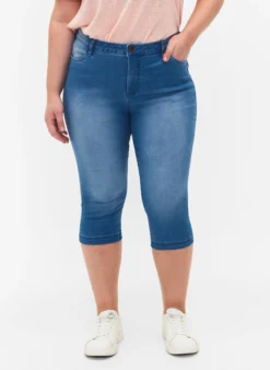 Hoch taillierte Amy Capri Jeans mit Super Slim Fit