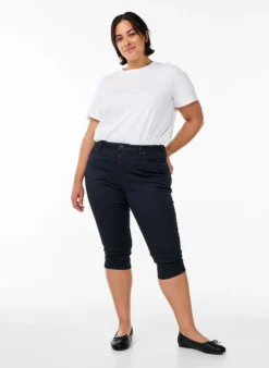 Hoch taillierte Amy Capri Jeans mit Super Slim Fit