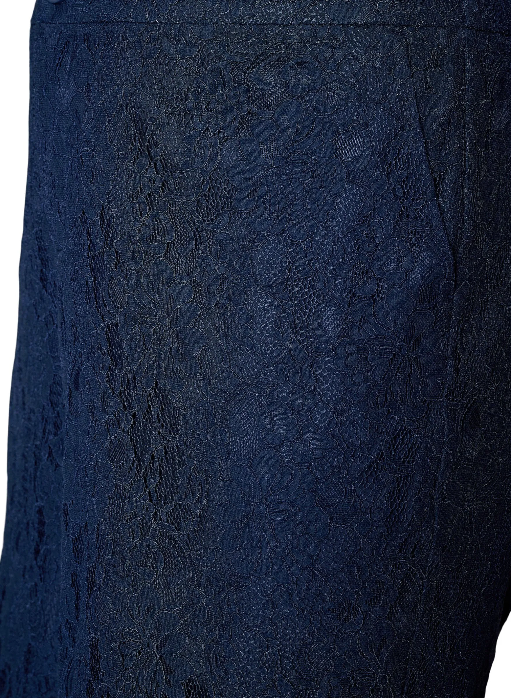Hoch taillierte Bermudashorts aus Spitze
