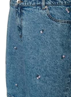 Hoch taillierte Denimshorts mit bestickten Motiven