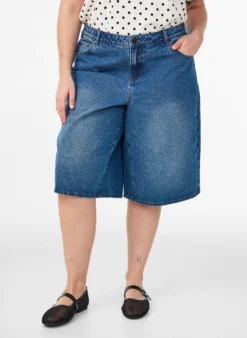 Hoch taillierte Shorts aus Denim
