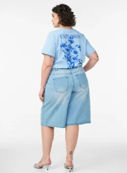 Hoch taillierte Shorts aus Denim