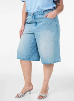 Hoch taillierte Shorts aus Denim
