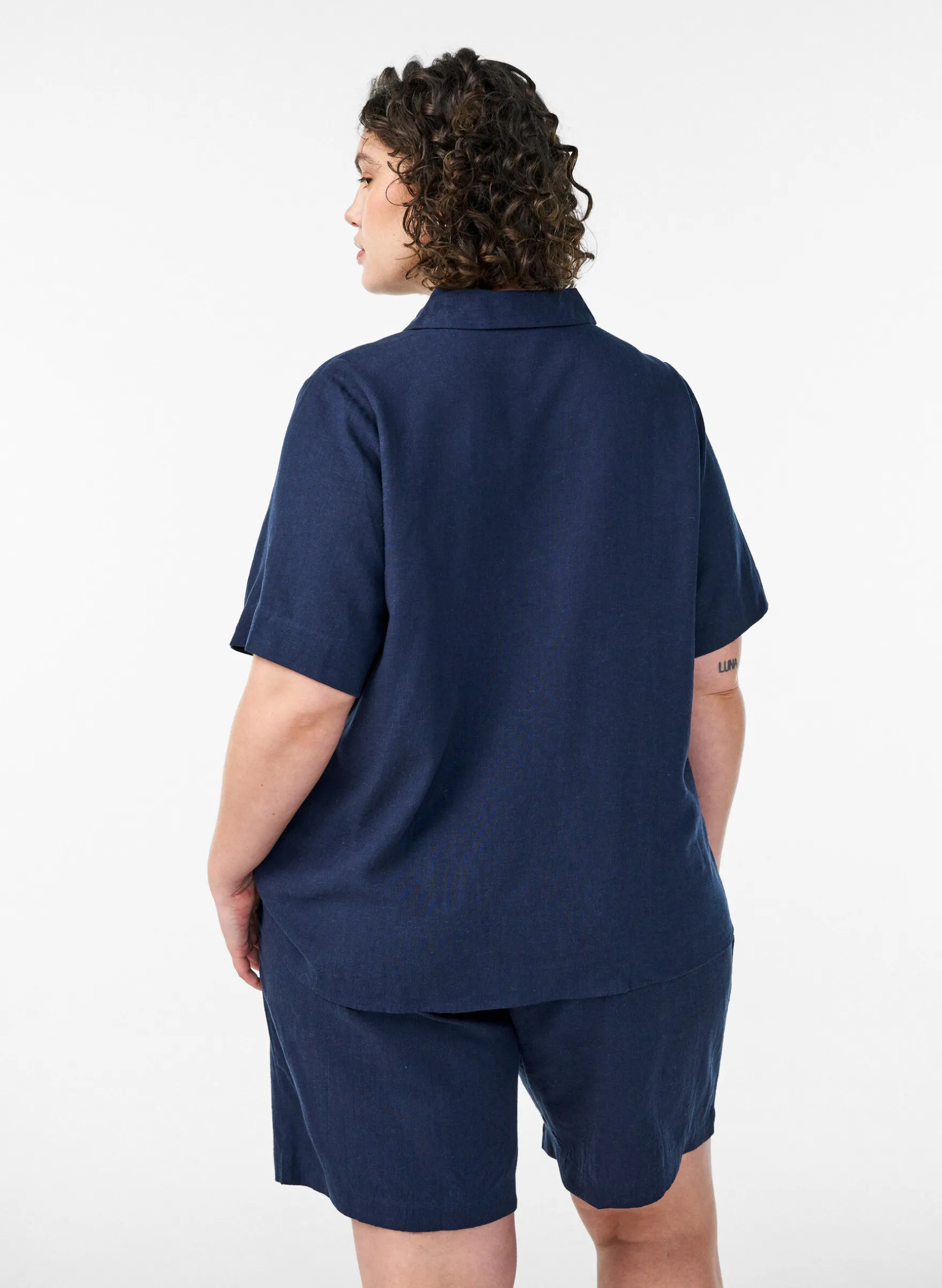 Hoch taillierte Shorts aus Leinen und Viskose