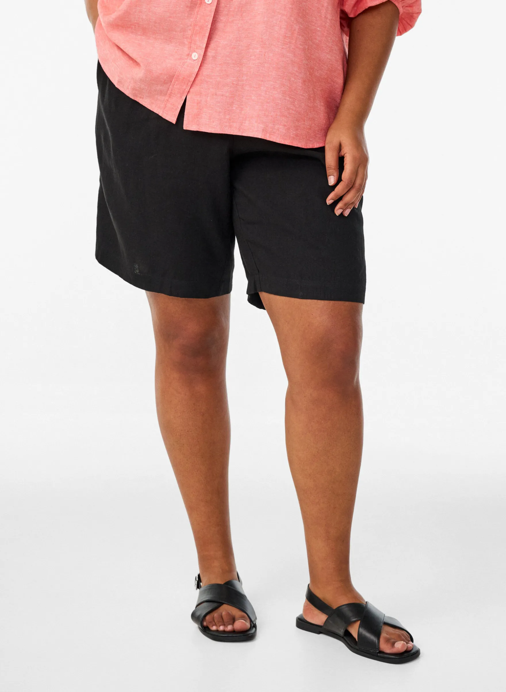 Hoch taillierte Shorts aus Leinen und Viskose