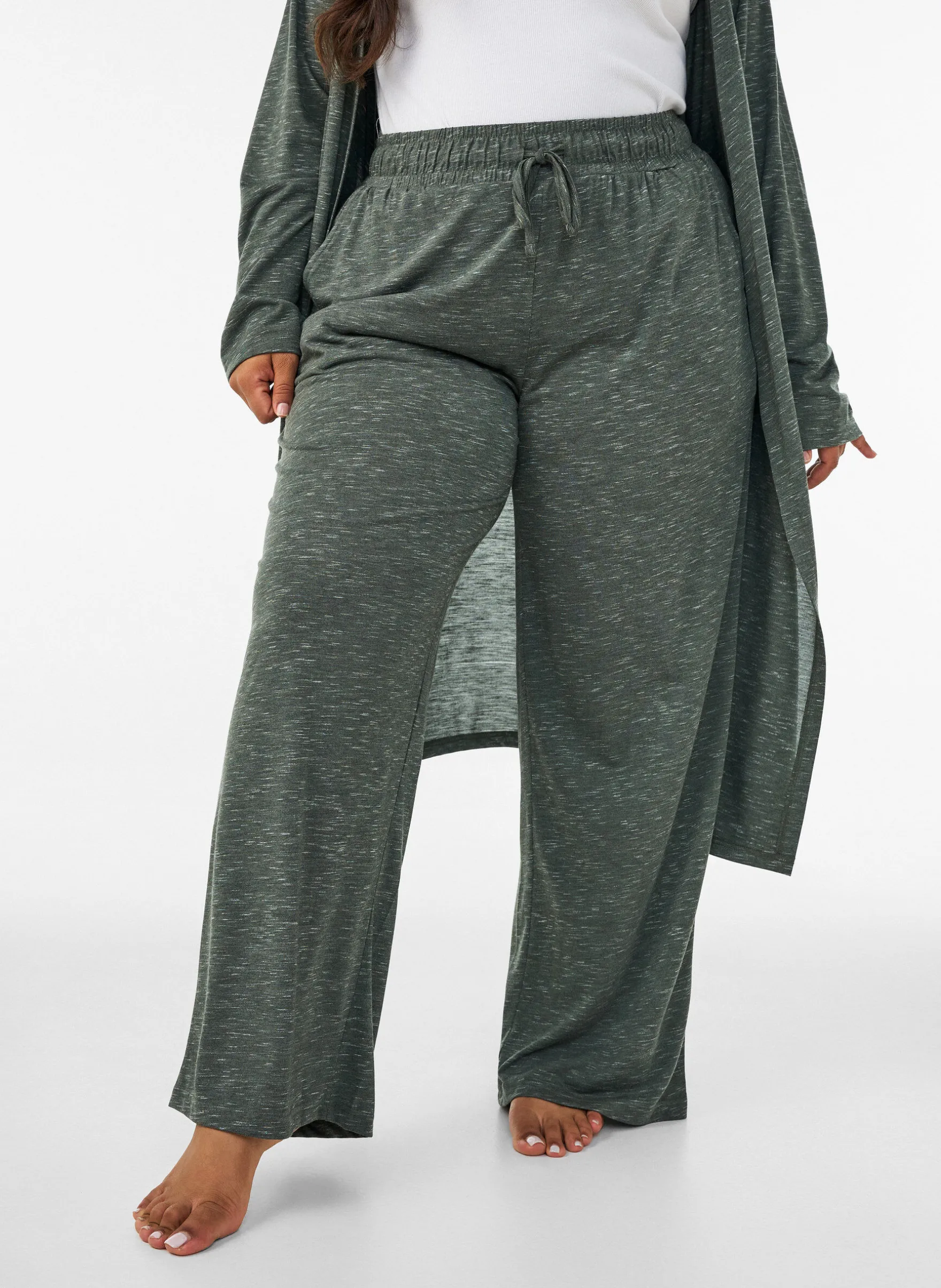 Hose aus Jersey mit weitem Bein und Taschen