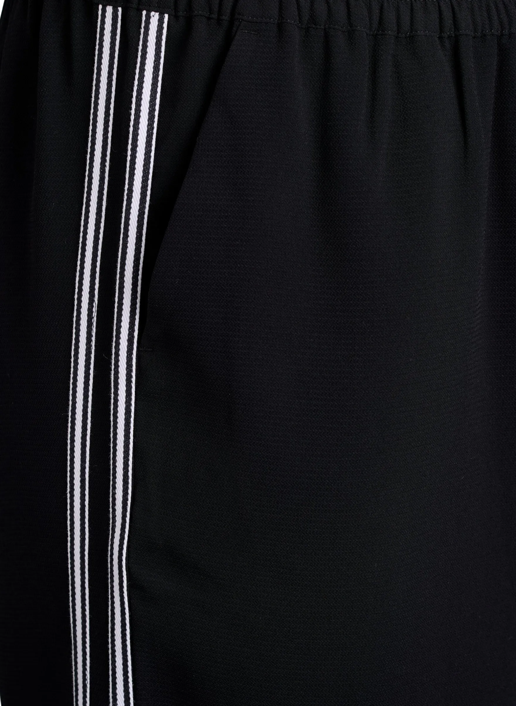 Hose mit geradem Bein und Streifendetails